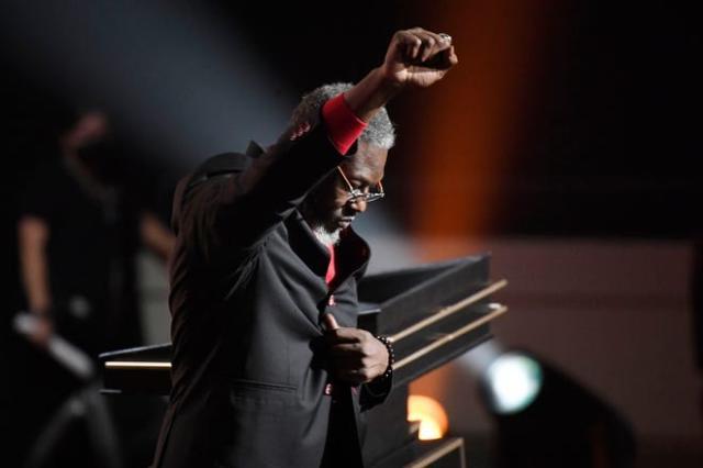 大本：他们说我太矮了 你可以把我扔到场上试试